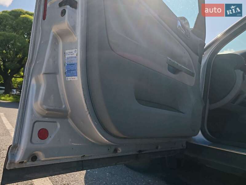 Седан Volkswagen Passat 1998 в Глобиному