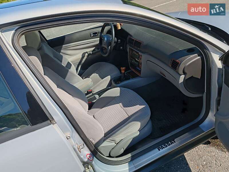 Седан Volkswagen Passat 1998 в Глобиному