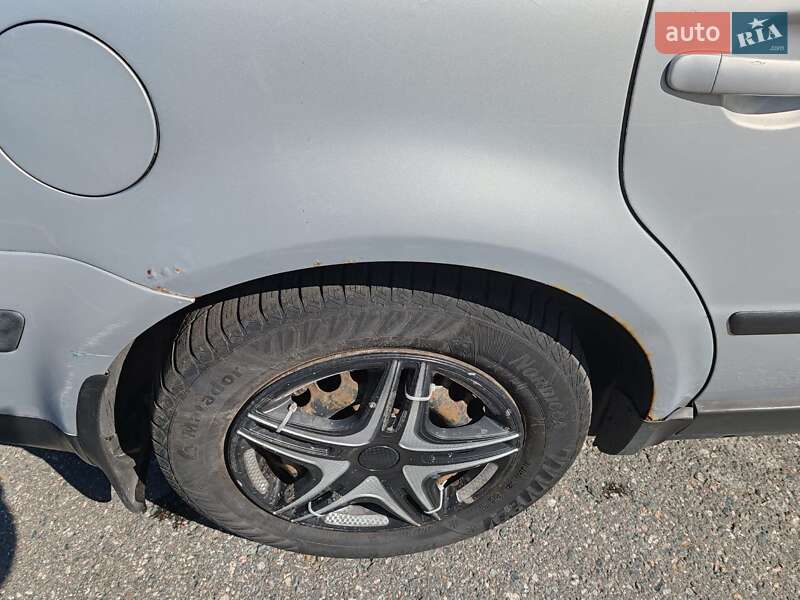 Седан Volkswagen Passat 1998 в Глобиному