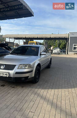 Седан Volkswagen Passat 2001 в Сумах