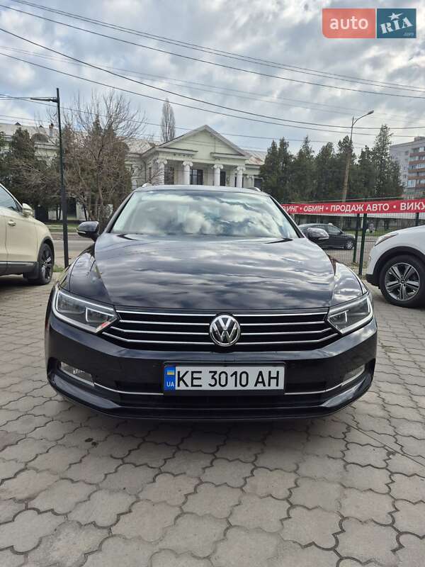 Універсал Volkswagen Passat 2015 в Дніпрі