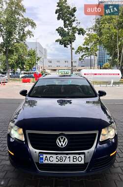 Универсал Volkswagen Passat 2010 в Киеве