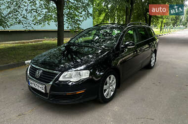 Универсал Volkswagen Passat 2008 в Житомире