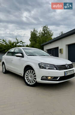 Седан Volkswagen Passat 2014 в Києві