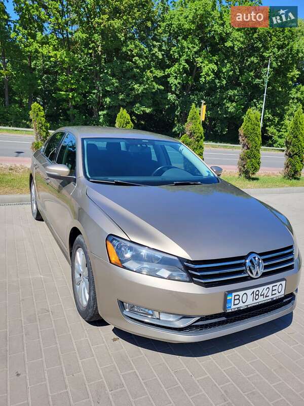 Седан Volkswagen Passat 2014 в Тернополі