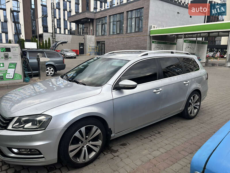 Універсал Volkswagen Passat 2013 в Івано-Франківську