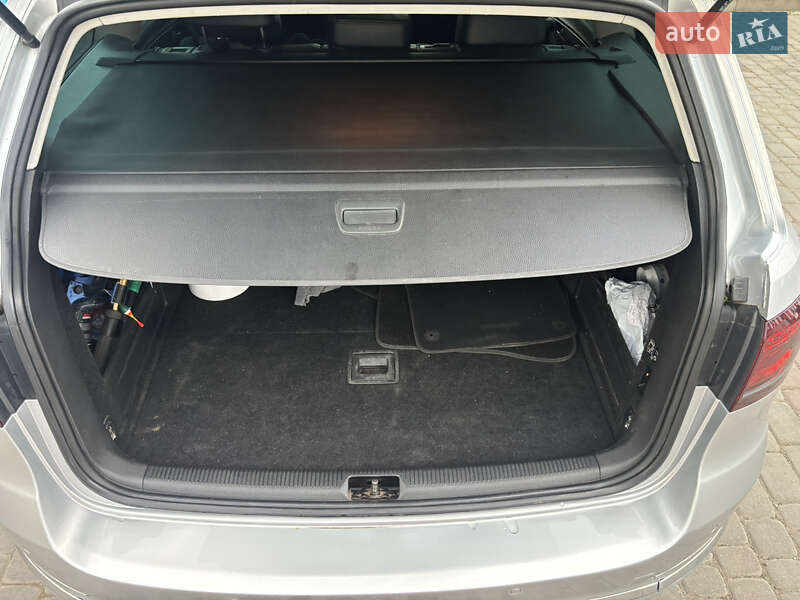 Універсал Volkswagen Passat 2013 в Івано-Франківську