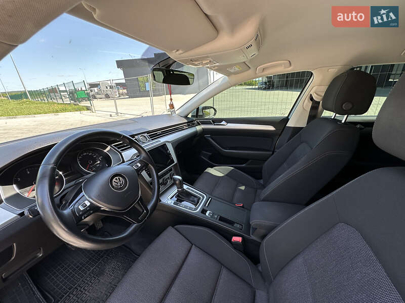Универсал Volkswagen Passat 2018 в Дубно фото 22 Универсал Volkswagen Passat 2018 в Дубно