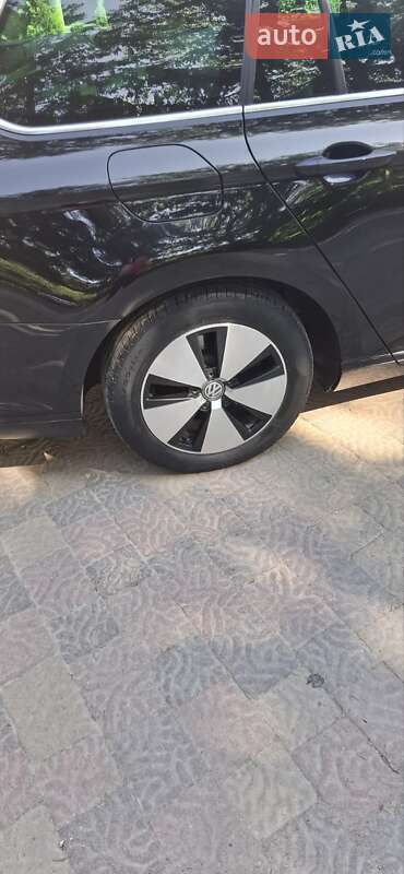 Универсал Volkswagen Passat 2016 в Тернополе