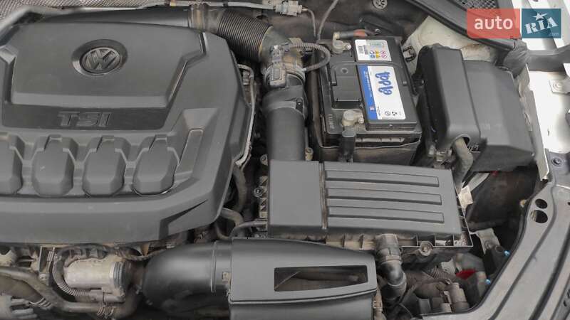 Седан Volkswagen Passat 2018 в Киеве