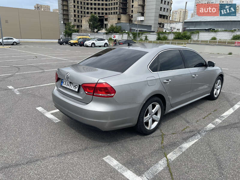 Седан Volkswagen Passat 2013 в Києві