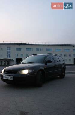 Універсал Volkswagen Passat 1998 в Києві