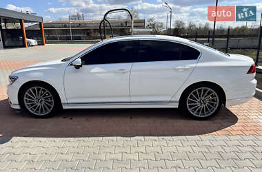 Седан Volkswagen Passat 2016 в Вінниці