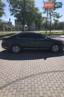Седан Volkswagen Passat 2010 в 