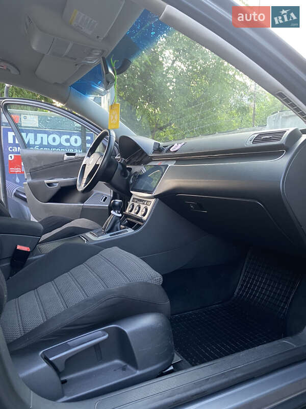 Универсал Volkswagen Passat 2006 в Житомире