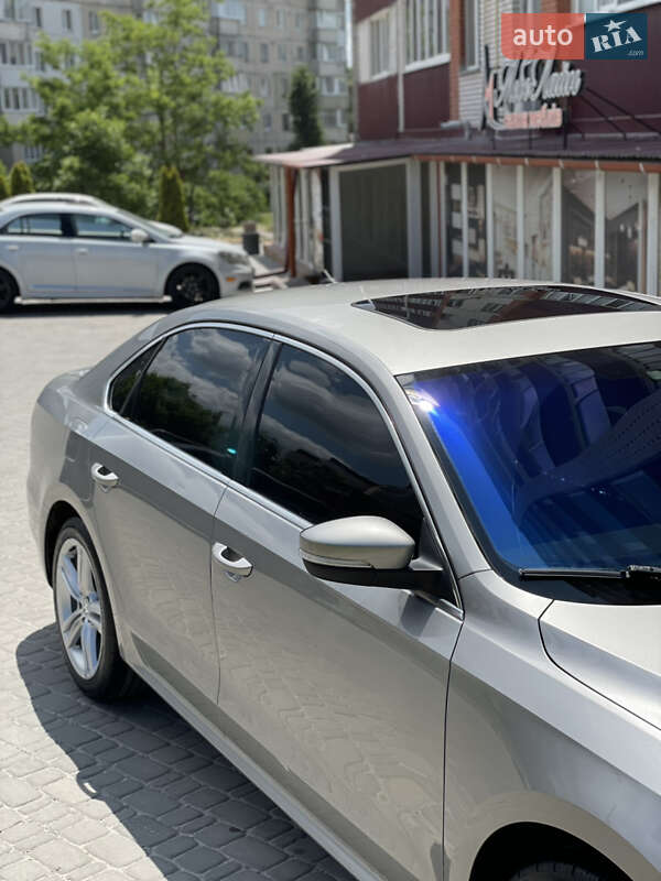 Седан Volkswagen Passat 2013 в Тернополі