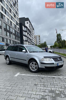 Универсал Volkswagen Passat 2003 в Деражне