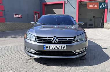 Седан Volkswagen Passat 2012 в Києві