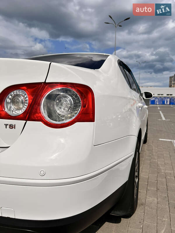 Седан Volkswagen Passat 2010 в Одессе