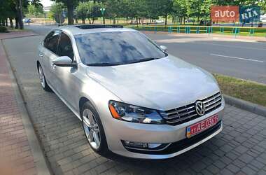 Седан Volkswagen Passat 2014 в Могилев-Подольске