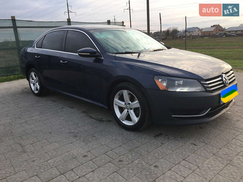 Седан Volkswagen Passat 2011 в Львове