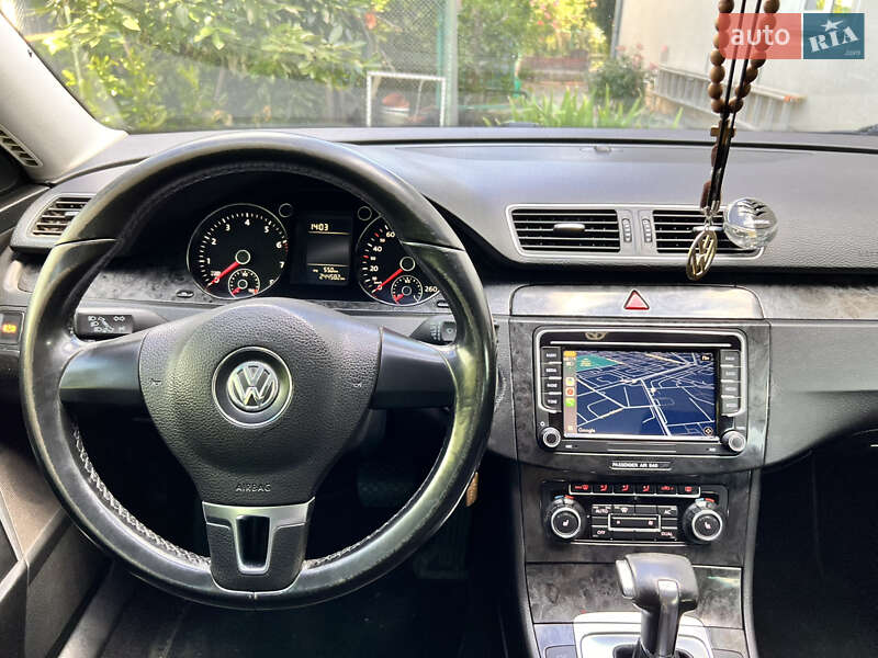 Седан Volkswagen Passat 2010 в Одессе