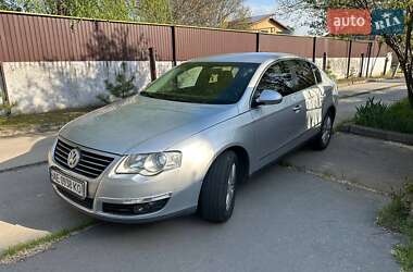 Седан Volkswagen Passat 2008 в Днепре