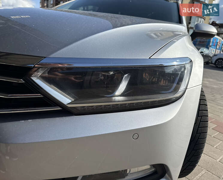 Седан Volkswagen Passat 2016 в Житомире