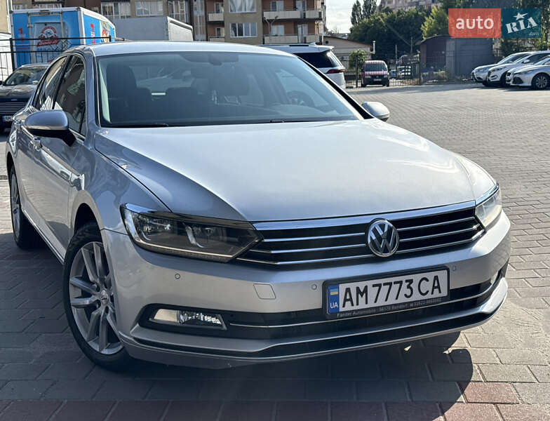 Седан Volkswagen Passat 2016 в Житомире