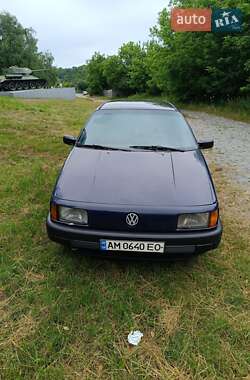 Седан Volkswagen Passat 1992 в Житомирі