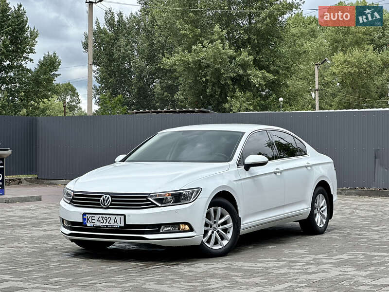 Седан Volkswagen Passat 2015 в Дніпрі