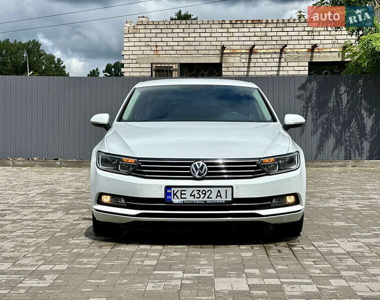Седан Volkswagen Passat 2015 в Дніпрі