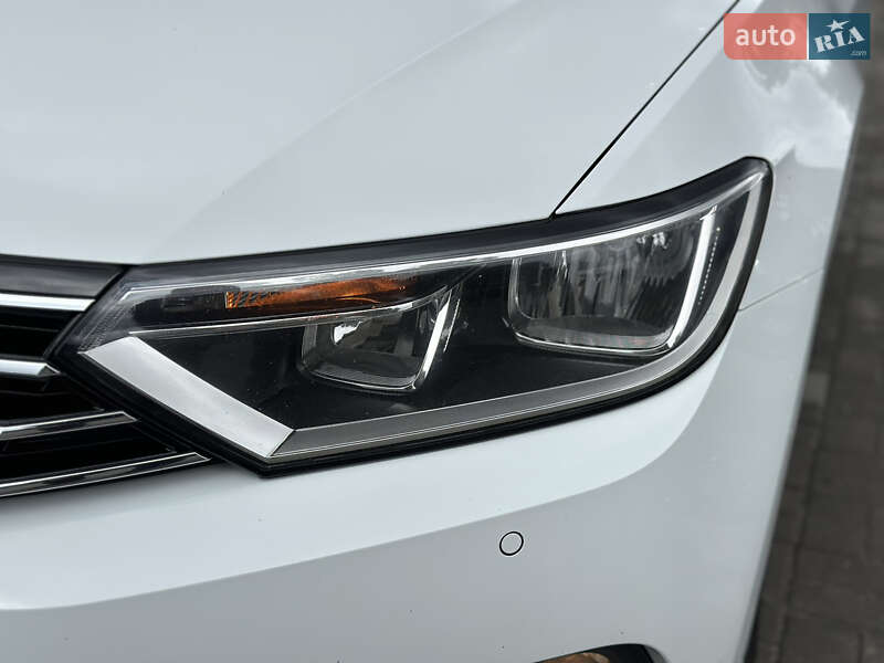 Седан Volkswagen Passat 2015 в Дніпрі