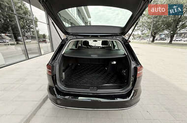 Універсал Volkswagen Passat 2015 в 