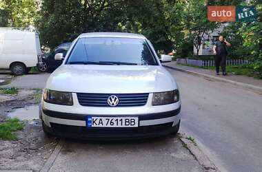Седан Volkswagen Passat 1999 в Києві