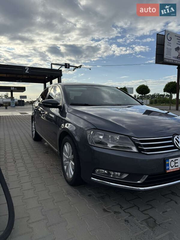 Седан Volkswagen Passat 2014 в Черновцах