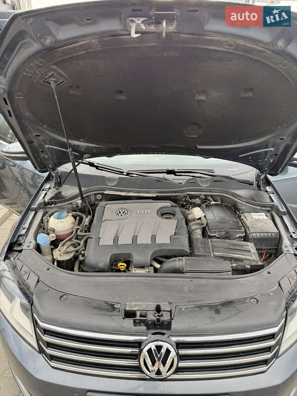 Седан Volkswagen Passat 2014 в Черновцах