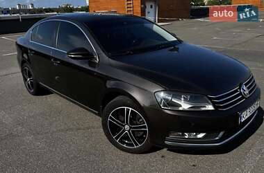 Седан Volkswagen Passat 2012 в Києві