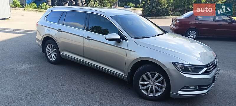 Універсал Volkswagen Passat 2015 в Львові