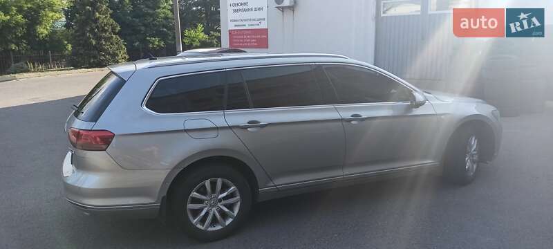 Універсал Volkswagen Passat 2015 в Львові