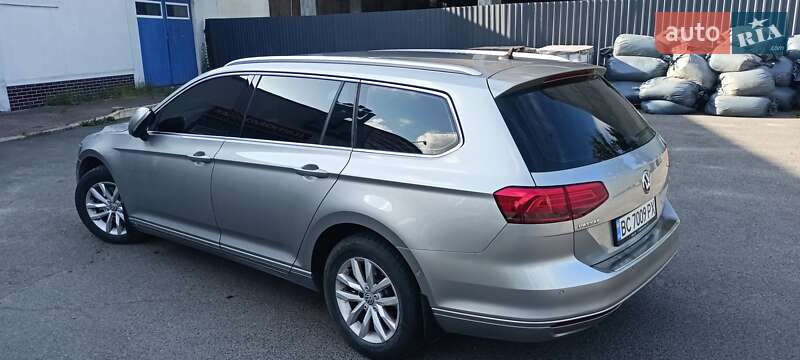 Універсал Volkswagen Passat 2015 в Львові