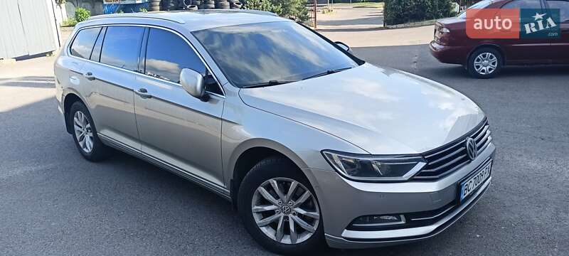 Універсал Volkswagen Passat 2015 в Львові