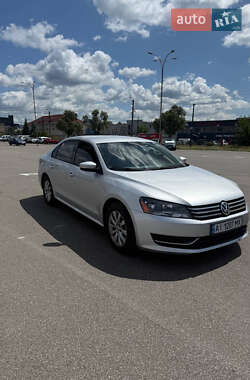 Седан Volkswagen Passat 2012 в Киеве