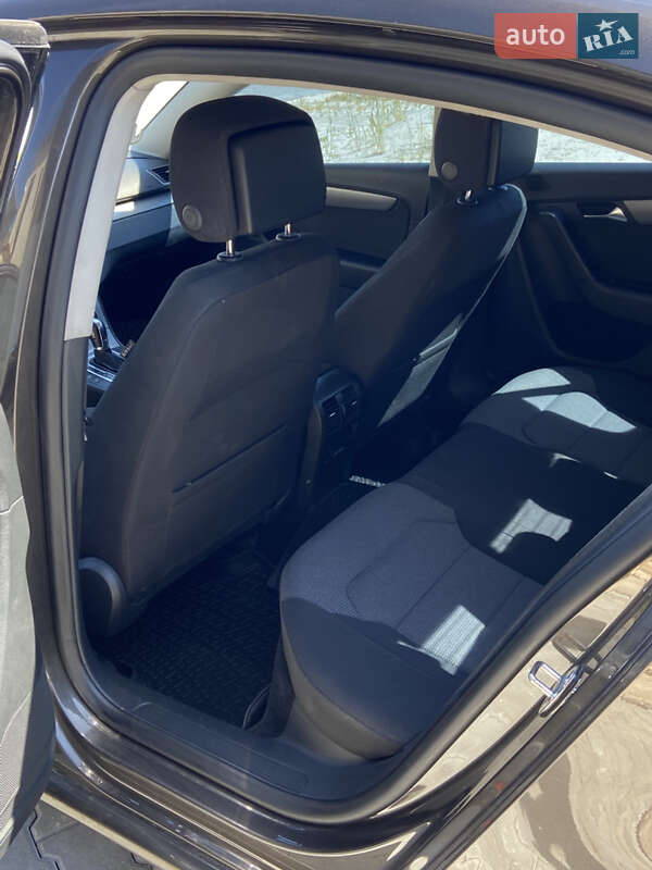 Седан Volkswagen Passat 2012 в Каменке-Бугской