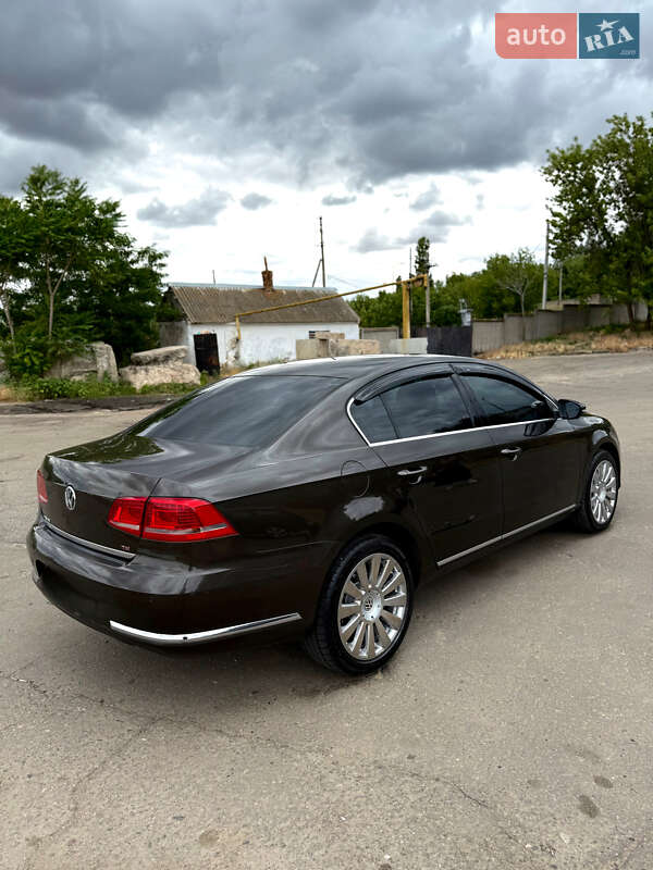 Седан Volkswagen Passat 2014 в Николаеве