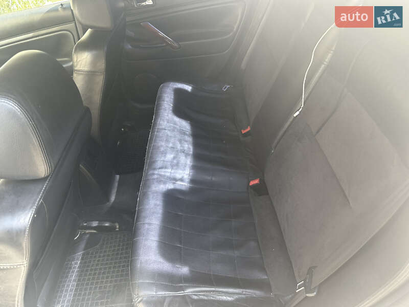 Седан Volkswagen Passat 2003 в Ужгороде