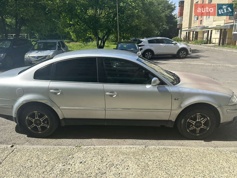 Седан Volkswagen Passat 2003 в Ужгороде