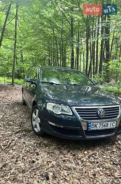 Универсал Volkswagen Passat 2006 в Дубно