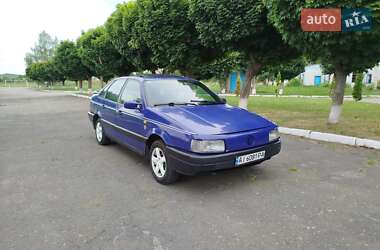 Седан Volkswagen Passat 1992 в Лисянці