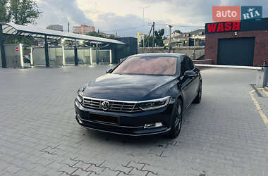 Седан Volkswagen Passat 2018 в Хмельницком